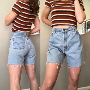 Vintage Levi’s light wash shorts